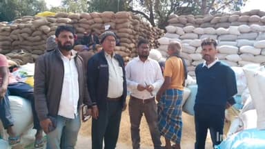 पेण्ड्रा: जीपीएम में आकस्मिक निरीक्षण के दौरान 3 व्यापारियों के गोदाम में अवैध रूप से भंडारित मिले 120 क्विंटल धान किए गए ज़ब्त