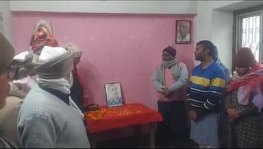 अरवल: भाकपा माले कार्यालय में कामरेड महेंद्र प्रसाद की 18वीं बरसी पर श्रद्धांजलि सभा का हुआ आयोजन