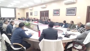 सीएम डैशबोर्ड पर ससमय फीडिंग कराए- जिलाधिकारी समस्त अधिकारी आईजीआरएस पर शिकायतों का गुणवत्तापूर्ण निस्तारण सुनिश्चित करे