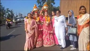 कटकमदाग: चरही में सज्ज-धज्जकर और बैंड़ बाजों के साथ किन्नरों की फौज निकली