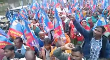 जमीन का अधिकार सबको है, हम लेंगें संघर्ष चाहे जितना कठीन हो ।