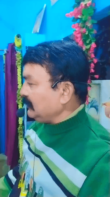 मंदिर निर्माण पर सवाल उठाने वालों को नसीहत