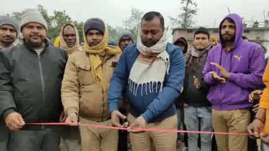 गोगरी: बन्नी में आयोजित क्रिकेट टूर्नामेंट का युवा शक्ति के राष्ट्रीय कार्यकारी अध्यक्ष नागेंद्र सिंह त्यागी ने किया उद्घाटन