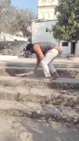 आज मवई के ब्रजनाथ धाम मंदिर पर सफाई की  #SwachhTeerth
आपका सेवक इंजी.पंकज गोकुल प्रजापति 
लोकसभा क्षेत्र टीकमगढ़