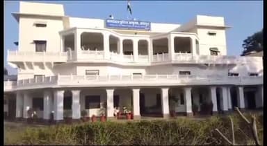 जोधपुर: शहर के कई लोगों ने एयरपोर्ट थाना पहुंचकर विस्तारा होटल के खिलाफ ठगी का लगाया आरोप, थाने में केस करवाया दर्ज