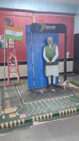 देखिए रेल के अंदर और रेल के#indianrailways था का हाल....

है ना अद्भुत व्यवस्था?
#IndianRailways