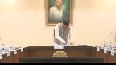 हुज़ूर: भोपाल में सीएम की अध्यक्षता में हुई कैबिनेट बैठक, डिप्टी सीएम व मंत्री रहे मौजूद