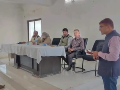 सलूम्बर: सलूंबर में साधारण सभा की हुई बैठक, प्रधान लीला देवी मीणा की अध्यक्षता में हुई बैठक