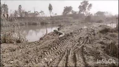 हरिद्वार: भोगपुर क्षेत्र में तालाब से निकला मगरमच्छ, मौके पर पहुंची वन विभाग की टीम ने मगरमच्छ को पकड़ कर तालाब में छोड़ा