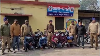 हरिद्वार: पथरी थाने पहुंचे हरिद्वार के एसएसपी प्रमेंद्र सिंह डोबाल, प्रेस कॉन्फ्रेंस कर दो वाहन चोर गिरोहों का किया खुलासा