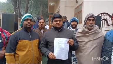 मुज़फ्फरनगर: कोरी समाज के लोगों के द्वारा जिलाधिकारी कार्यालय पर प्रदर्शन कर अनुसूचित जाति के जाति प्रमाण पत्र बनाए जाने की उठाई