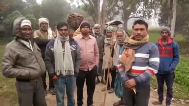 करछना: ढोढ़री गांव में स्थानीय व्यक्ति द्वारा सार्वजनिक रास्ते पर किया जा रहा कब्जा,लोगों द्वारा पुलिस से की गई मामले की शिकायत