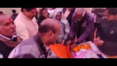 पवई: ग्राम पंचायत कृष्णगढ़ कुपना में पहुंची विकसित भारत संकल्प यात्रा, पवई विधायक प्रहलाद लोधी हुए शामिल