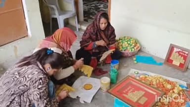 उरई: उरई में स्वयं सहायता समूह की महिलाओं ने राम मंदिर उद्घाटन में संतों को सम्मानित करने हेतु बनाए रामजन्म भूमि स्मृतिचिन्ह