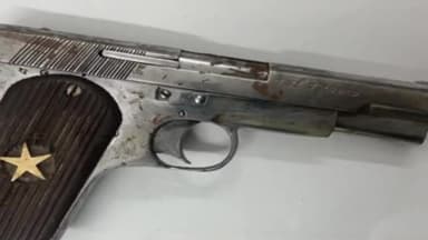 बेगूसराय: मक्खाचक में आपसी विवाद में हथियार प्रदर्शन करने के मामले में 1 पिस्टल जब्त, FIR दर्ज कर गिरफ्तारी के लिए छापेमारी जारी