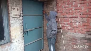 बिधूना: कस्बे के जवाहर नगर मोहल्ले में घर के अंदर चोरी के इरादे से घुसे चोर परिजनों की आवाज सुनकर भागे,जांच में जुटी पुलिस