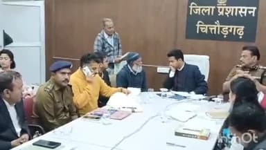 चित्तौड़गढ़: DOIT कक्ष में कलेक्टर ने जिला स्तरीय जनसुनवाई कर अधिकारियों को त्वरित निस्तारण के दिए निर्देश, 20 से अधिक परिवाद आए