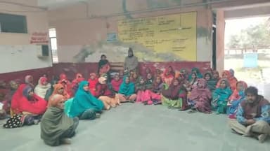 अमृतपुर: अमृतपुर उप जिला अधिकारी से पीड़ित महिलाएं दबंग के खिलाफ शिकायत करने पहुंची