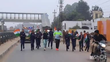 धौलपुर: नारी शक्ति बंधन दौड़ की धावक मेजर शशि मेहता धौलपुर से होकर गुजरीं मचकुंड चौड़ाई पर किया मेजर मेहता का अभिनंदन