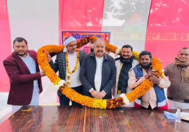 तरबगंज: नयपुर में विकसित भारत संकल्प यात्रा में पहुंचे विधायक प्रेम नारायण पांडेय ने लोगों से किया संवाद