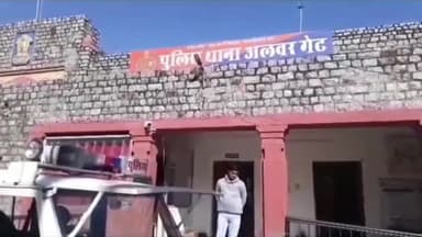 अजमेर: अलवर गेट थाना पुलिस ने दो शातिर महिला चोरों को पकड़ा: दुकानों से हजारों की साड़ियां चुराया करती थी, रेकी कर वारदात को