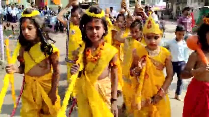 राजौरा मैं निकाली गई अक्षत कलश यात्रा  ग्रामीणों ने पुष्प वर्षा से किया स्वागत #rajora #pandhana #khandwa #viralshorts