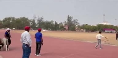 समुद्रपूर: नागपूर येथील विदर्भस्तरीय खासदार चषकात गिरड येथील पोलीस कर्मचारी देवेंद्र उडाण यांनी मिळवले ४ सुवर्णपदक तर १ कांस्यपदक