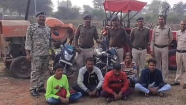 राजनांदगांव: तुमडीबोड पुलिस चौकी क्षेत्र में मिक्सर मशीन चोरी करने वाले 5 लोगों को पुलिस व साइबर सेल ने किया गिरफतार