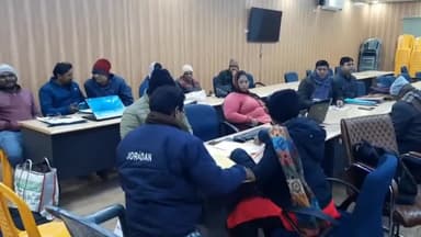 सासाराम: सासाराम के कलेक्ट्रेट के डीआरडीए सभागार में मनरेगा विभाग के कर्मियों को दिया गया प्रशिक्षण