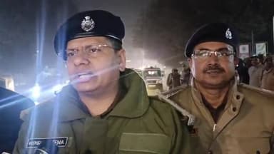 मुरादाबाद: एसएसपी ने भारी पुलिस बल के साथ अयोध्या में प्राण प्रतिष्ठा समारोह के लेकर निकला फ्लैग मार्च दी पूरी जानकारी