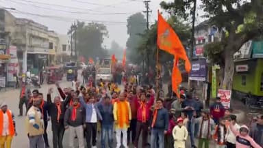 #हरदोई
 आज प्रातः 10 बजे से समाज सेवी मुकुल सिंह आशा  ने राम कथा के उपलक्ष्य में निकाली कलश यात्रा