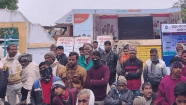 मोहनलालगंज: ग्राम पंचायत करोरवा में पहुँची मोदी जी की गारंटी वाली गाड़ी, विधायक ने लाभार्थियों को प्रमाण पत्र किए वितरण