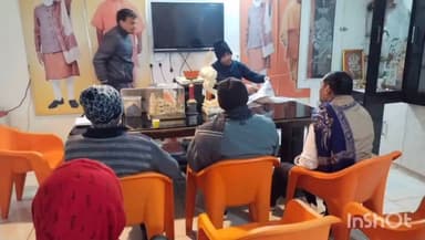 बुलंदशहर: विधायक ने गंगानगर स्थित आवास पर क्षेत्र वासियों से भेंट कर अधिकारियों को समस्याओं का निस्तारण करने को निर्देशित किया