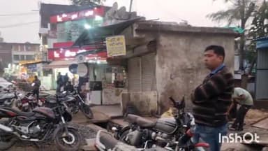 होशंगाबाद नगर: नर्मदापुरम में मीनाक्षी चौक पर हो रहा चौड़ीकरण, नगरपालिका ने नहीं तोड़ा नालों पर हो रहा पक्का अतिक्रमण