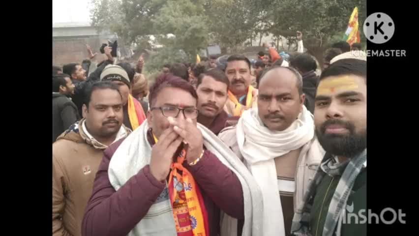 सिसैया चौराहे पर जय श्री राम और शंखनाथ से प्राण प्रतिष्ठा कार्यक्रम की खुशी मनाते राम भक्त #jaisreeram