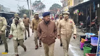 इकौना: अयोध्या में प्राण प्रतिष्ठा को लेकर एसपी ने नवीन मॉडर्न पुलिस थाना पहुंचकर कानून व्यवस्था का लिया जायजा