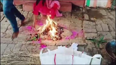 टनकुप्पा: गया-टनकुप्पा बीच भदान मुख्य सड़क के पास स्थित हनुमान मंदिर में यात्रियों के बीच खीर प्रसाद का किया गया वितरण