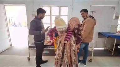 जलालगढ़: जलालगढ़ पश्चिम नहर के समीप एक ही परिवार के पांच लोग फूड प्वाइजनिंग का शिकार हो गए। जिसमें एक बच्ची की हुई मौत।