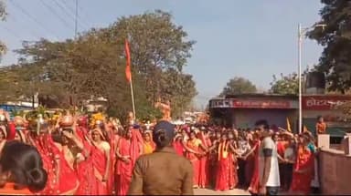 सीतामऊ: अयोध्या में भगवान राम की हुई प्राण प्रतिष्ठा उसके अवसर पर सीतामऊ क्षेत्र में निकली भव्य कलश यात्रा हजारों महिला रही शामि