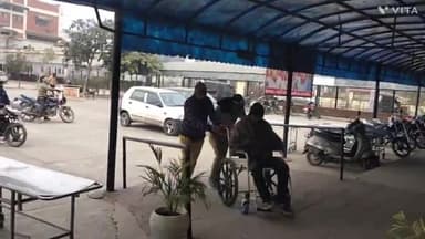 अम्बाला: घास मंडी के नजदीक मोटरसाइकिल पर सवार व्यक्ति को तेज रफ्तार कार ने मारी टक्कर इलाज के लिए लाया गया नागरिक अस्पताल