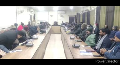 भिंड नगर: गणतंत्र दिवस की समूची तैयारी को लेकर कलेक्टर ने ली अधिकारियों की बैठक, सीएम हेल्पलाइन शिकायतों की समीक्षा की