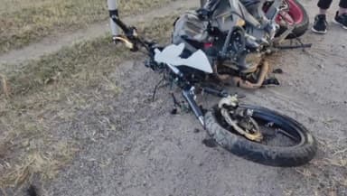 बगोदर: बगोदर सरिया रोड दोंदलो तीन माइल के पास सड़क दुर्घटना में दो युवक हुए घायल