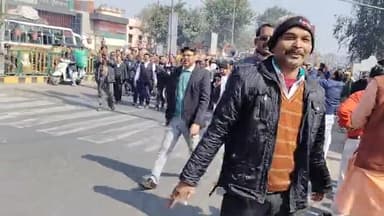 झांसी राम आएंगे तो अंगना सजाएंगे
 अधिवक्ताओं ने राम भजन गये
#aasrajhansi #mlaRaviSharma #JhansiCity #AmarUjala #ramaayenge