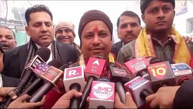 कानपुर: अधिवक्ताओं ने कचहरी परिसर में मनाई दिवाली, बार संगठन महामंत्री आदित्य सिंह ने दी जानकारी