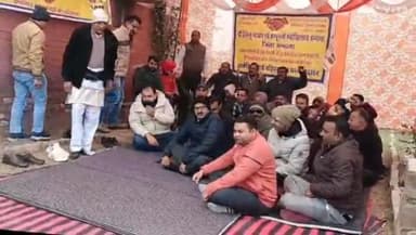 अम्बाला: पटवार खाने में कानूनगो को और पटवारी ने अपनी मांगों को लेकर सरकार के खिलाफ किया प्रदर्शन कामकाज रखा बंद