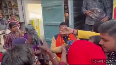 डुमरा: जानकी स्थान मंडल टोला में पहुंचे भाजपा ओबीसी मोर्चा के जिलाध्यक्ष करके की ठंड में बचाव हेतु किया गर्म कपड़े का वितरण।