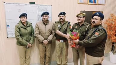 हरदोई: PCS में चयनित हुए आरक्षी दीपक सिंह को पुलिस ऑफिस में एसपी ने किया सम्मानित