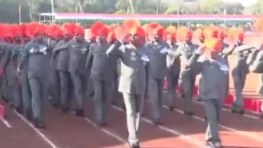 हुज़ूर: भोपाल के लाल परेड ग्राउंड पर गणतंत्र दिवस परेड के लिए फुल ड्रेस रिहर्सल की गई, पुलिस जवानों ने दी सलामी