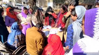 बमोरी: बमोरी सामुदायिक स्वास्थ्य केंद्र में हुआ महिला नसबंदी शिविर का आयोजन कम रही महिलाओं की तादाद