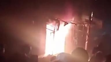 गाज़ियाबाद: नंदग्राम इलाके में बैग की दुकान में लगी भीषण आग, स्थानीय लोगों की मदद से आग पर पाया गया काबू